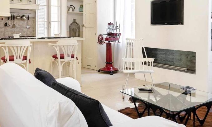 Parma City Centre Apartment | Suite Design Apartment in the heart of Parma