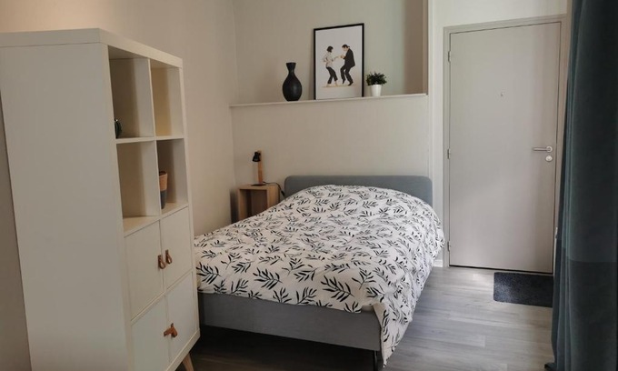 Barbatre Apartment | Suite Orphelins 2 (rdc)