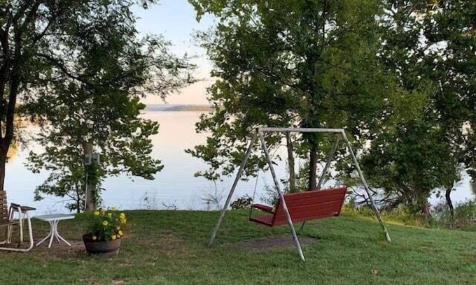 Big Cedars Apartment | Suite Relaxation Steps to Table Rock! Near Big Cedar! Free Tickets Daily!