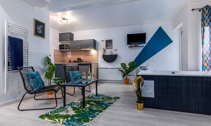Chalifert Apartment | Suite SPAradise - SPA Privatif - 6min Disneyland Paris
