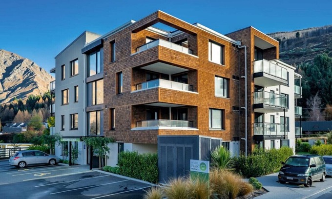 Arthur's Point Apartment | Suki Apartment at the base of Coronet Peak