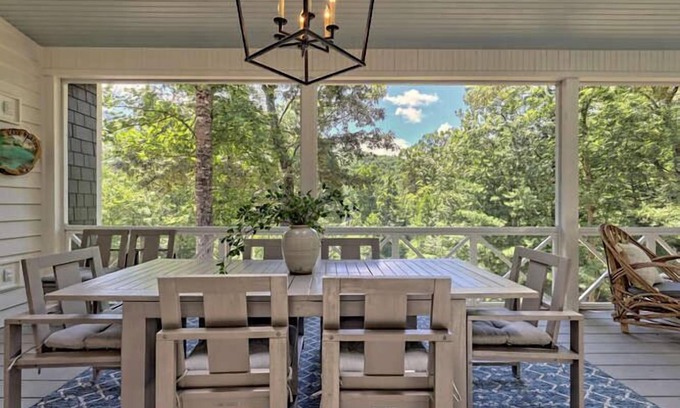 Clayton House | Summer at Lake Burton! Steps from Anchorage Marina!