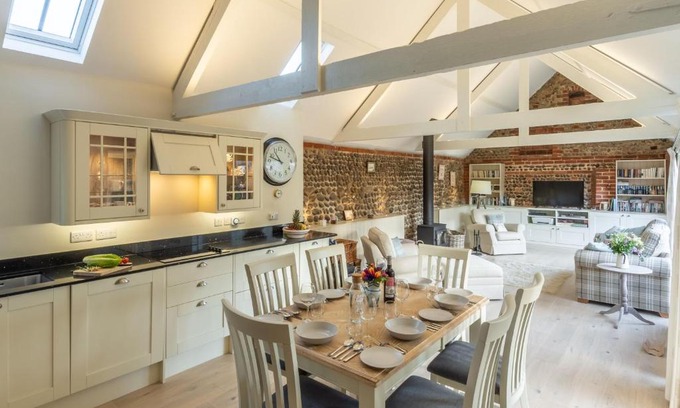 Weybourne House | Summer Barn