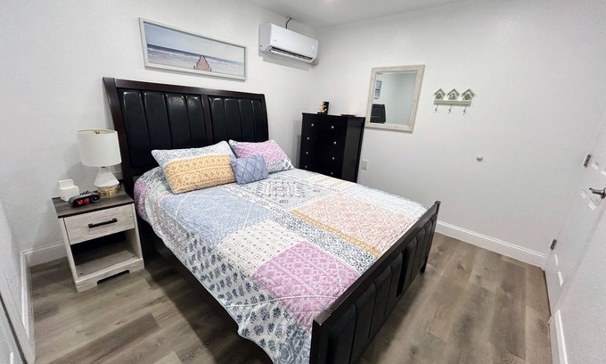 Colonial Hills House | Summer Breezes Holiday: A Charming Suite Near Florida's Best Beaches