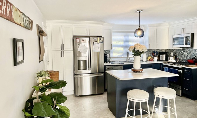 Milford House | Summer Cottage 1 week minimum!!