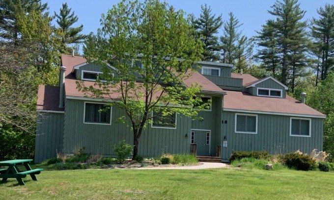 Bartlett Condo | Summer Dates Available!
