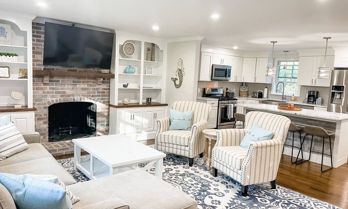 Northwest Harwich House | Summer Escape! Fire pit, Weber Grill and Tesla Charger