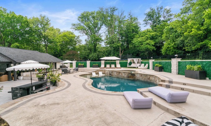 Oak Hill House | Summer Flash Sale* I Above Entertainer | Pool&Spa | Events | Pool House