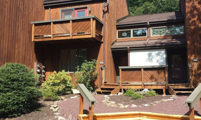 Lake Harmony House | Summer Getaway at the Lake! Beach & Pool included!