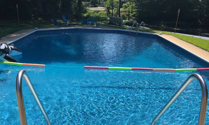North Central House | Summer House private pool/lake/large backyard/fire pit