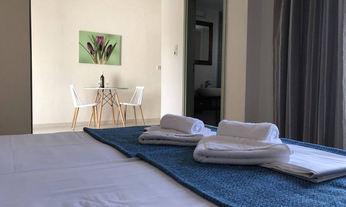 Platanes Apartment | Summer, quiet studio :)
