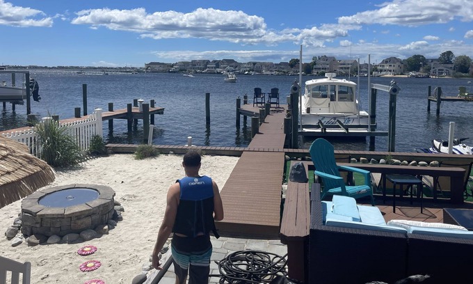 Osbornsville House | Summer Rental Beach House on Water