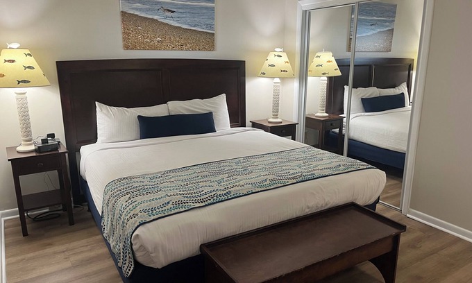 Wrightsville Beach Condo | Summer Sands- Splish Splash Room 405