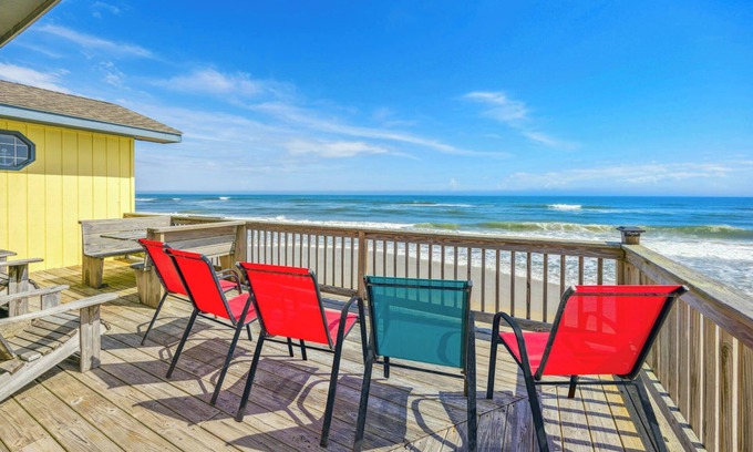 Rodanthe House | SUMMER SAVINGS - Cozy Oceanfront Cottage w/Books, Games, TVs, Stunning Views