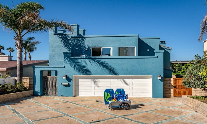 Pierpont Bay House | Summer Sunset - Easy Breezy Beach Life in Ventura