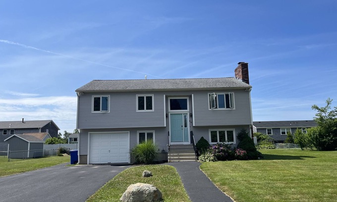 Eastward Look House | Summer Weekly Rental- Short Walk to Scarborough Beach!
