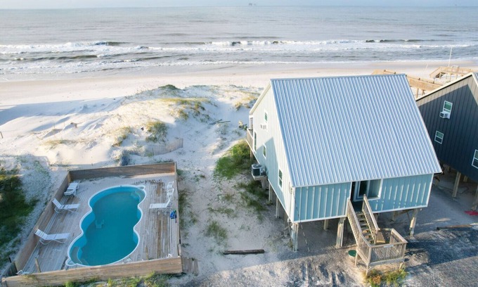 Southpointe House | Summer Wind- Direct Beachfront, Shared Pool