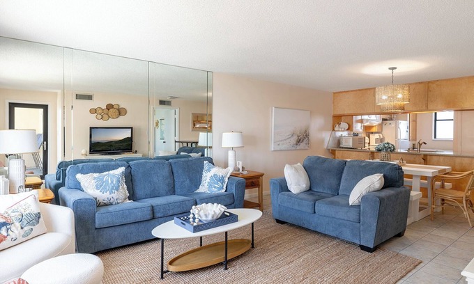 Indian Beach Condo | Summer Winds 428: Oceanfront 2BR 2BA, Complex Amenities!
