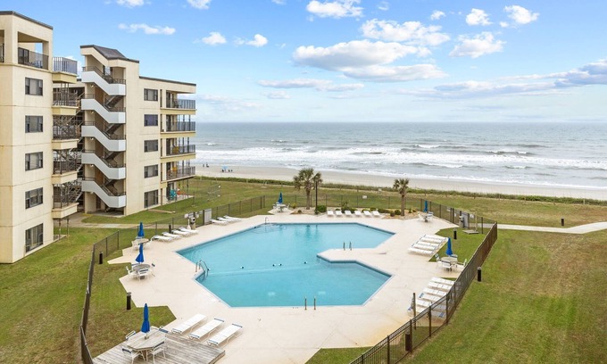 Indian Beach Condo | Summer Winds 436B- 2BR Condo w/Ocean Views & Pools!