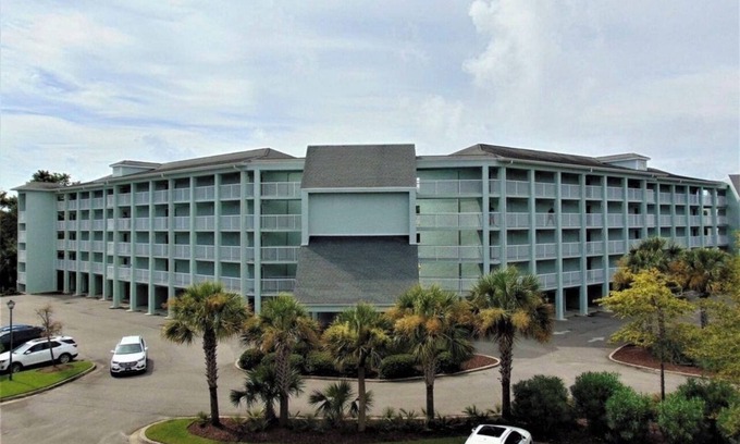North Litchfield Beach Condo | Summerhouse Villas Condo with Resort Amenities! Short or long term rentals.