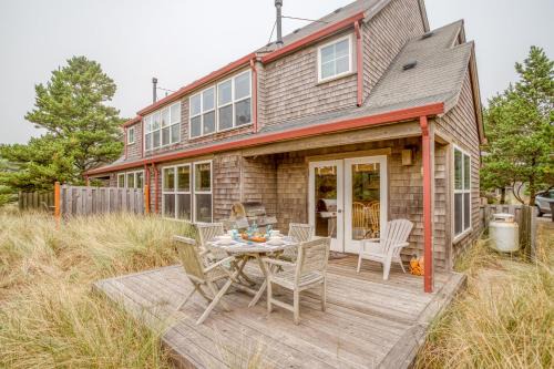 Shorepine Village House | Summerhouse Cottage