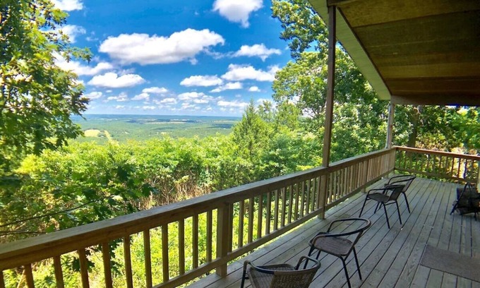 Eureka Springs House | Summit Chalet, Spectacular View of the Ozarks