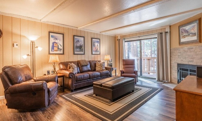 Mammoth Lakes House | Summit Forester #47 BLDG.2 Bedrm/2 bath Ski in Ski Out! Steps to Chair 15 at Little Eagle Lodge!