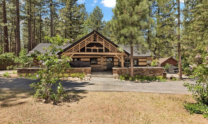 Big Bear Lake Cabin | Summit Hideaway | A Big Bear Oasis!