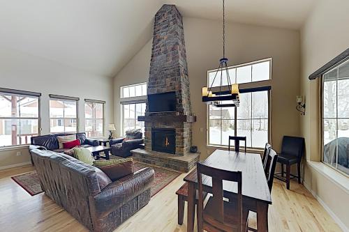 Silvercreek House | Summit Lift 240