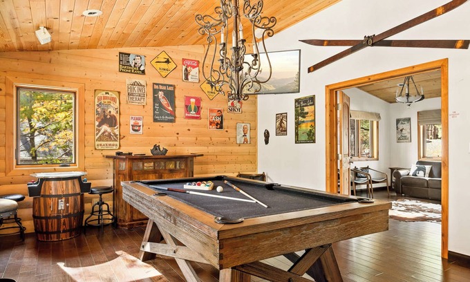 Summit Estates Cabin | Summit Pine Lodge – 2 Minutes to Snow Summit!