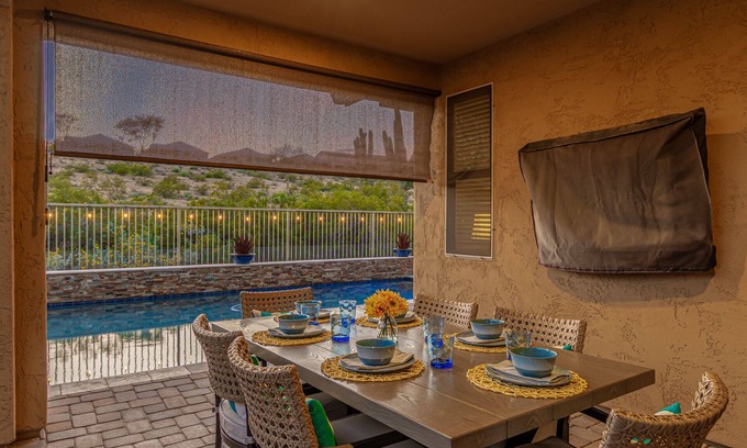 Sun City House | Sun, Fun, Hot Pool Sleeps 8, Workspace!