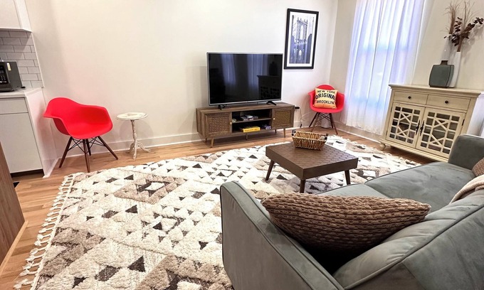 Bedford-Stuyvesant Apartment | Sun-lit 2 bed 1 bath w washer/dryer