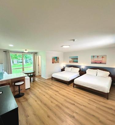 Port Austin Hotel | Sun & Sand Resort