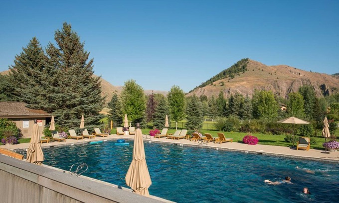 Weyyakin Ranch House | Sun Valley Serenity: Luxurious 4-Bedroom Home 3 min. from Ski Lifts and Downtown
