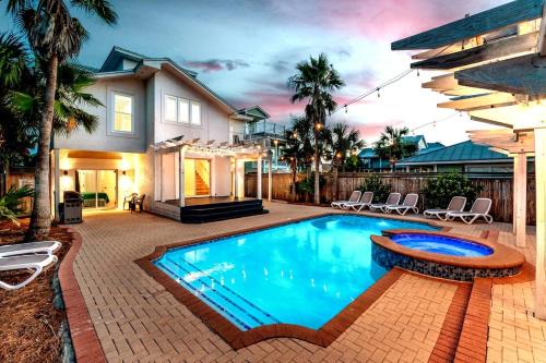 Crystal Beach House | SunBelievable Heated Pool n Golf Cart Deals
