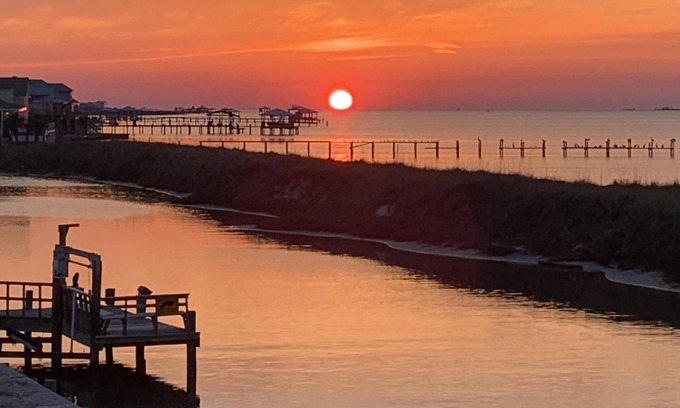 Dauphin Island House | SunChaser - Waterfront - Fabulous Sunsets !