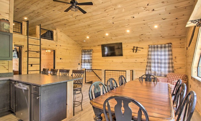 Waterford Cottage | Sunday Riverfront Cottage: Fire Pit & Trail Access