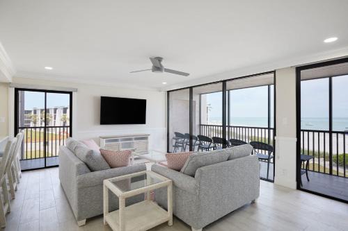Sanibel House | Sundial A301- Gorgeous Beachfront Residence at Sundial Sanibel