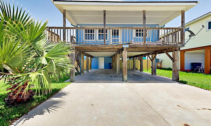 Leeward Sands House | Sunflower Hello