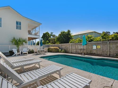 Crystal Beach House | Sunkissed Cottage by Newman-Dailey