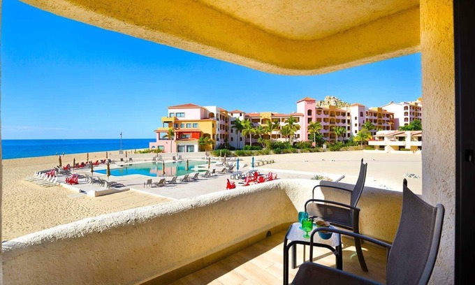 Centro Condo | Sunlit Oasis with Panoramic Ocean View at Terrasol