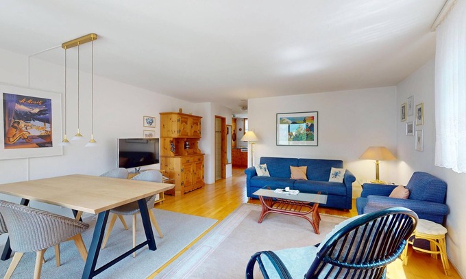 Silvaplana Apartment | Sunny and quiet 2 ½-room apartment on the first floor, 75 m2, facing south-west.
