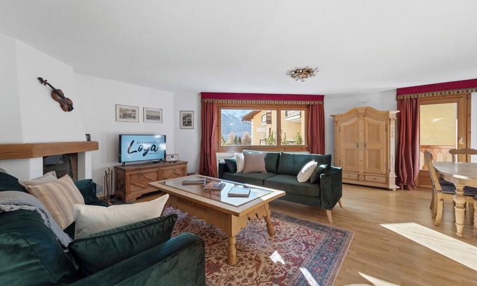 Silvaplana Apartment | Sunny and spacious 3½-room apartment on the first floor, 110m2, south facing wit