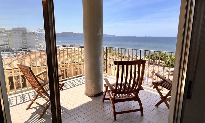 Follonica Apartment | Sunny Apartment in Follonica