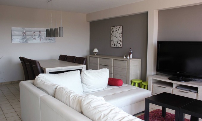 Koksijde-Bad Apartment | Sunny apartment near the sea and dunes