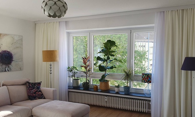 Geestendorf Apartment | Sunny apartment with balcony, very central near the main train station