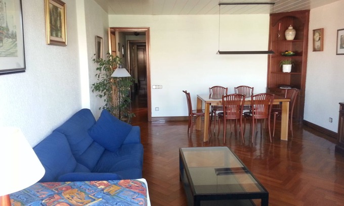 Sants Apartment | Sunny apartment with parking