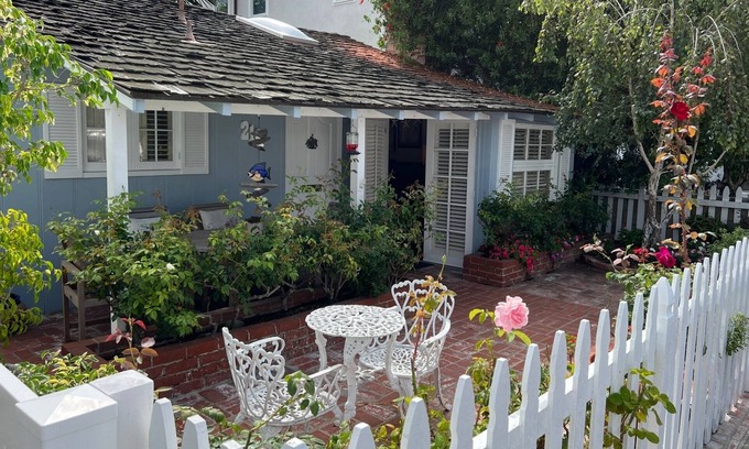 Balboa Island Cottage | Sunny Balboa Island Cottage: A/C, avail: Sep 27-Oct: ”WINTER” Rental 35%-50% OFF