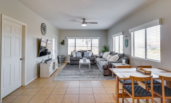 Sunridge Estates Condo | Sunny Bullhead City Getaway w/ Balcony & Grill!