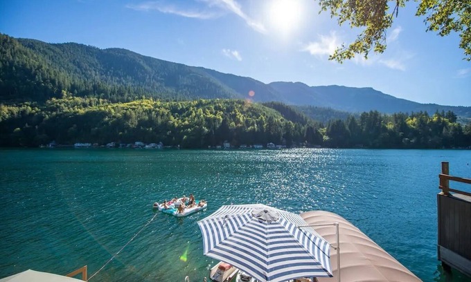 Port Angeles Cabin | Sunny Cabin at Lake Sutherland - Exclusive & Private Waterfront